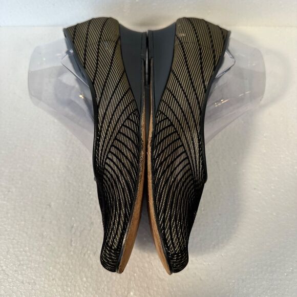 Prevata Mesh Womens 9 Shoes Black Gold Slip On Made in Italy 1-1/4 Platform Heel - Picture 9 of 11